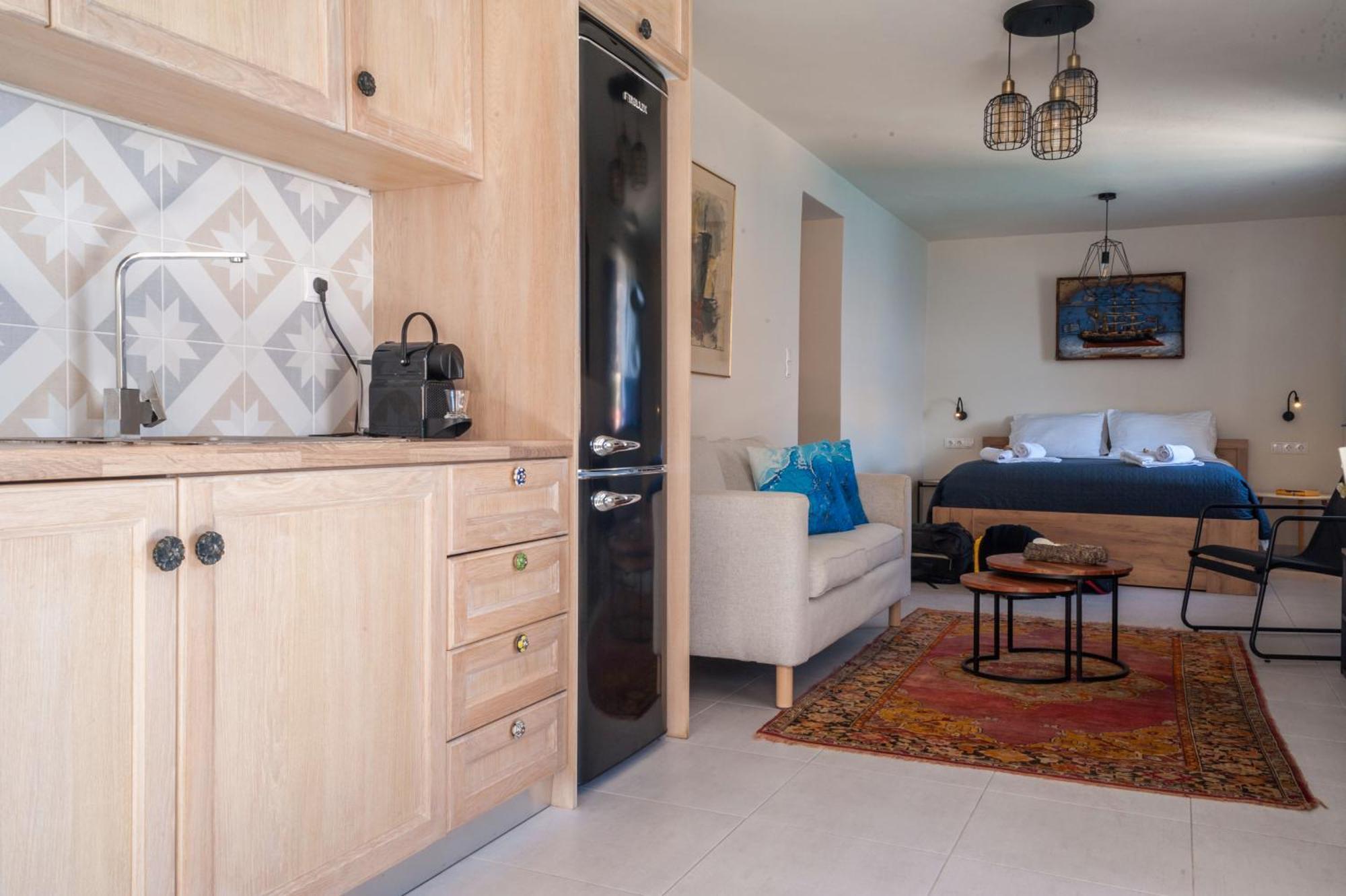 Porphyra Studio Chalki Town Room photo