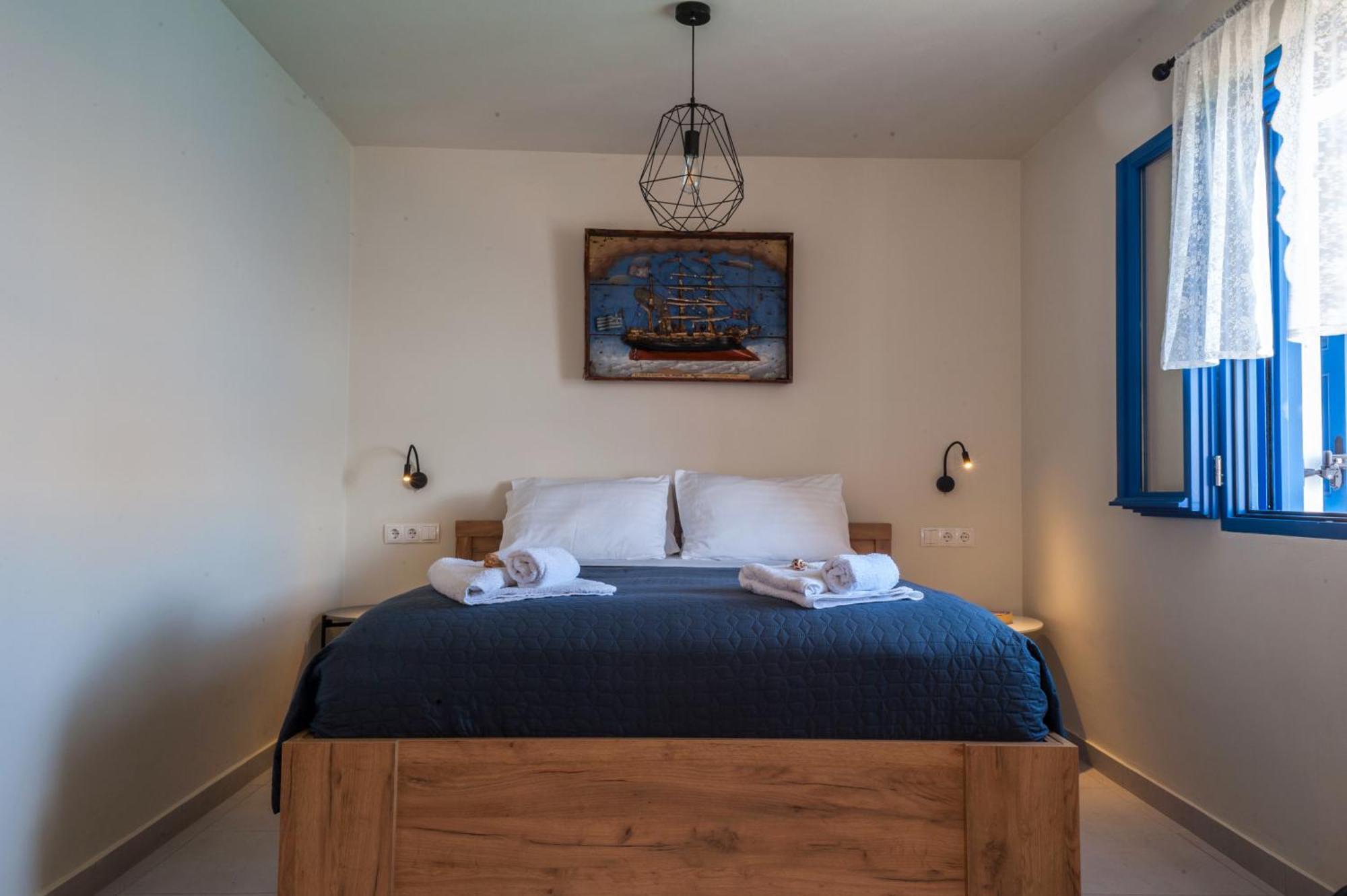 Porphyra Studio Chalki Town Room photo